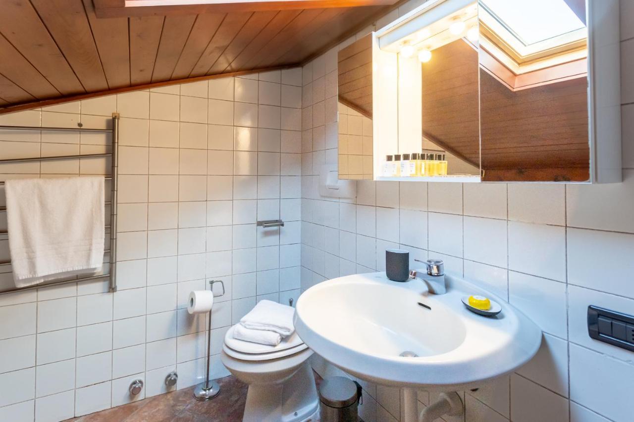 Blue Attic - Historical Como City Center By Rent All Como Exteriér fotografie