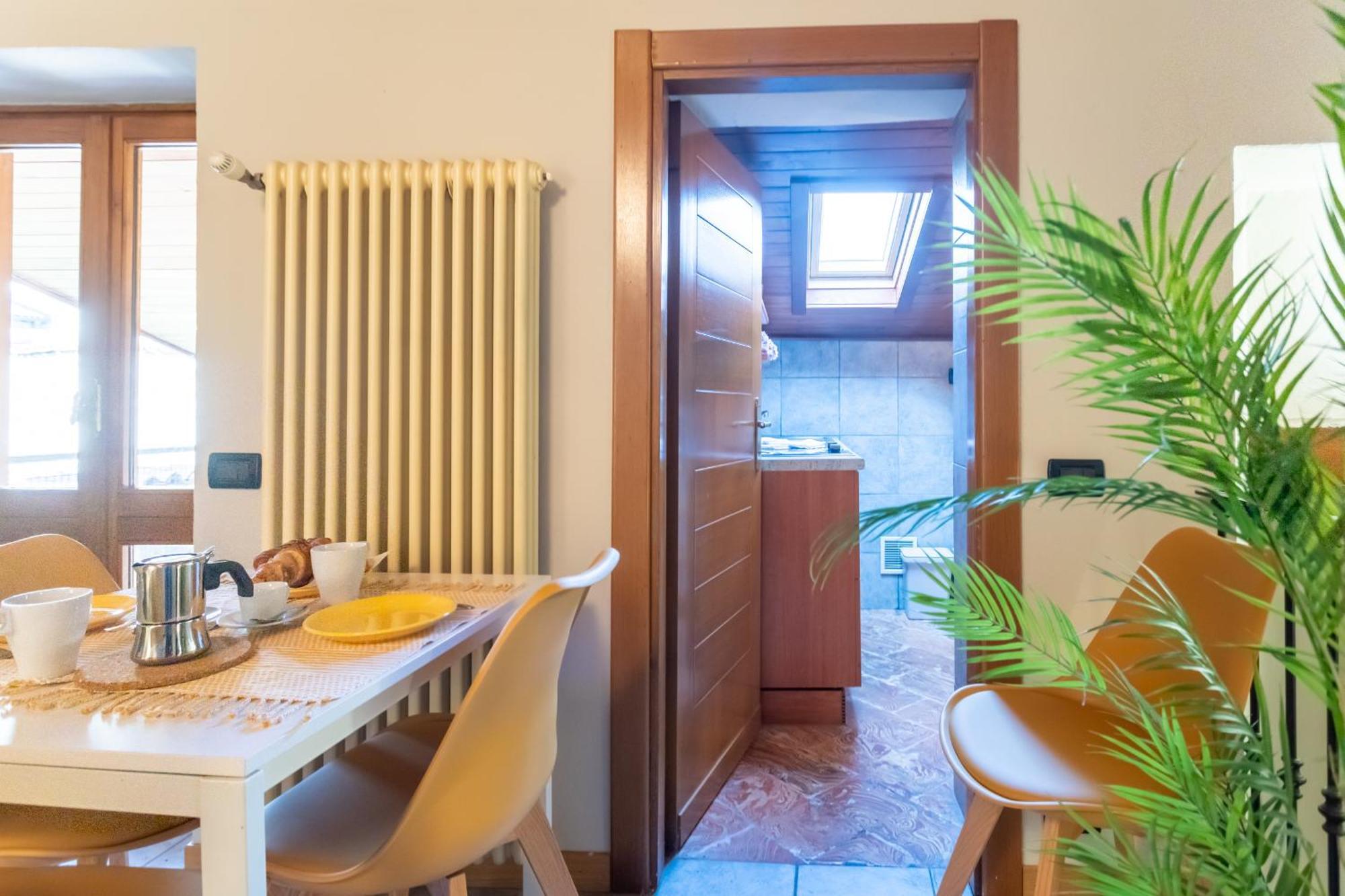 Blue Attic - Historical Como City Center By Rent All Como Exteriér fotografie